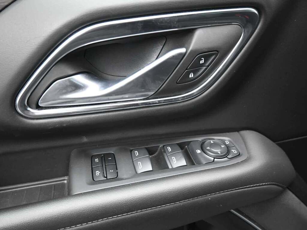 2024 Chevrolet Suburban 4WD LT