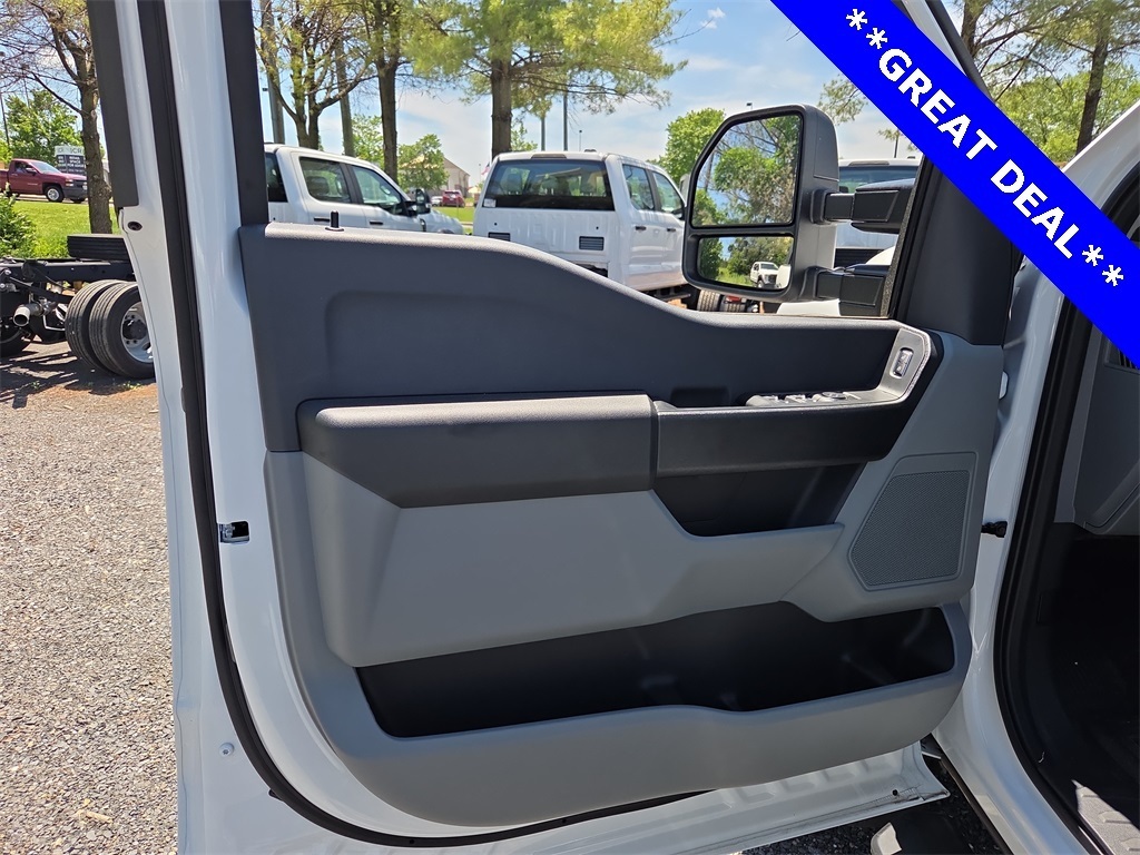 2024 Ford F-450 Chassis XL