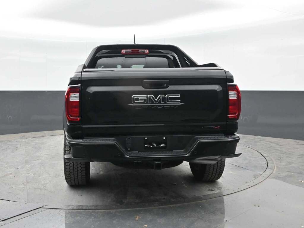 2025 GMC Canyon 4WD AT4
