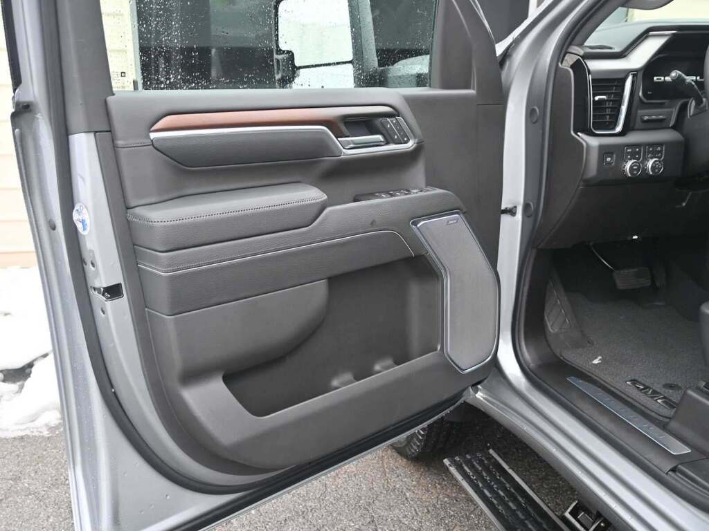 2026 GMC Sierra 3500HD Denali