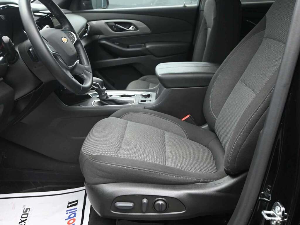 2023 Chevrolet Traverse FWD LT Cloth