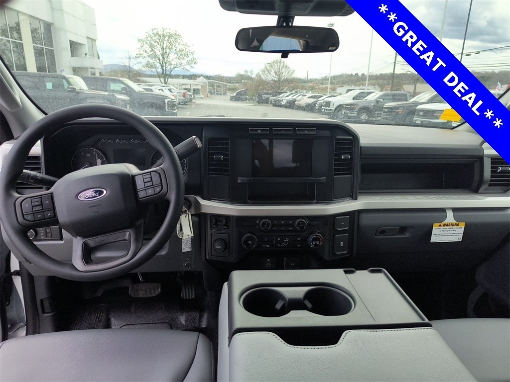 2024 Ford F-450 Chassis XL