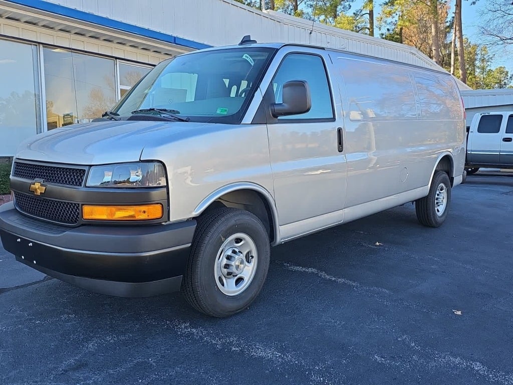 2025 Chevrolet Express Cargo RWD 2500 Extended Wheelbase WT