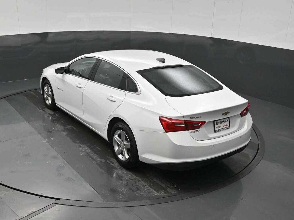 2022 Chevrolet Malibu FWD 1FL