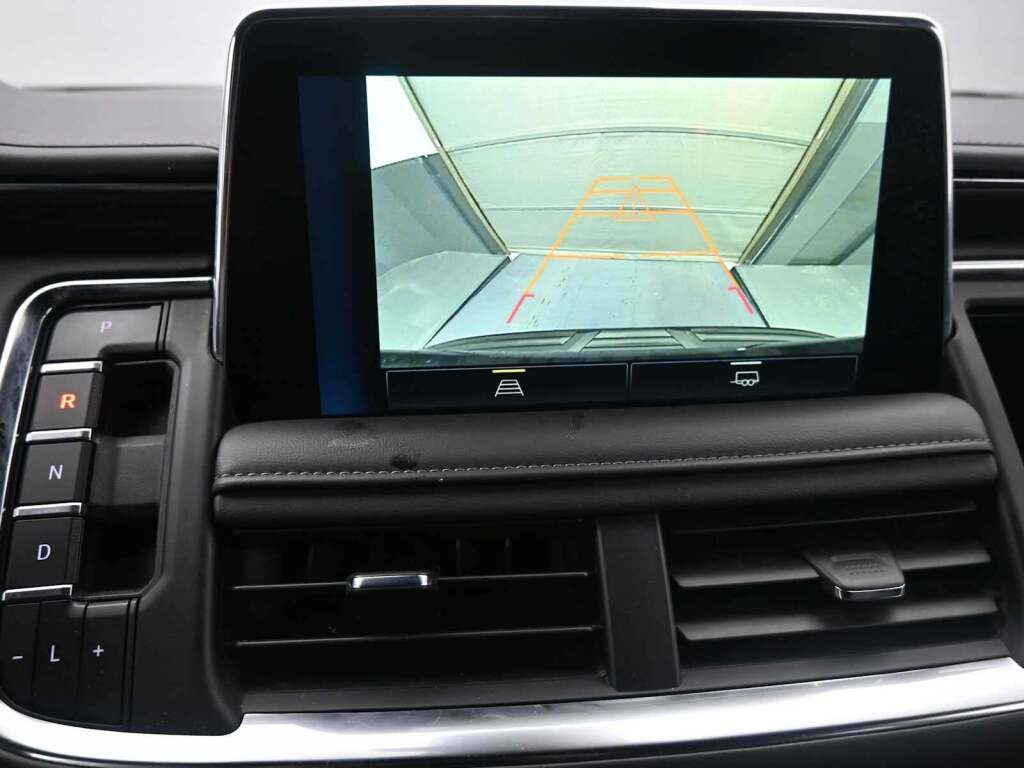 2024 Chevrolet Suburban 4WD LT