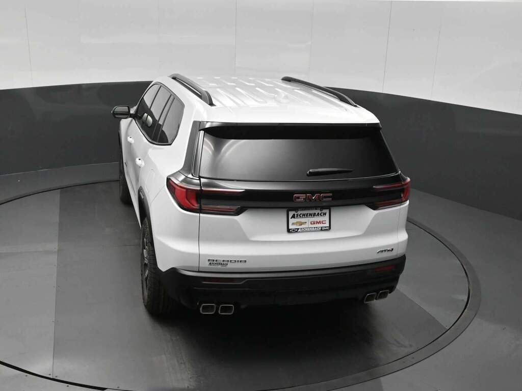 2026 GMC Acadia AT4 AWD