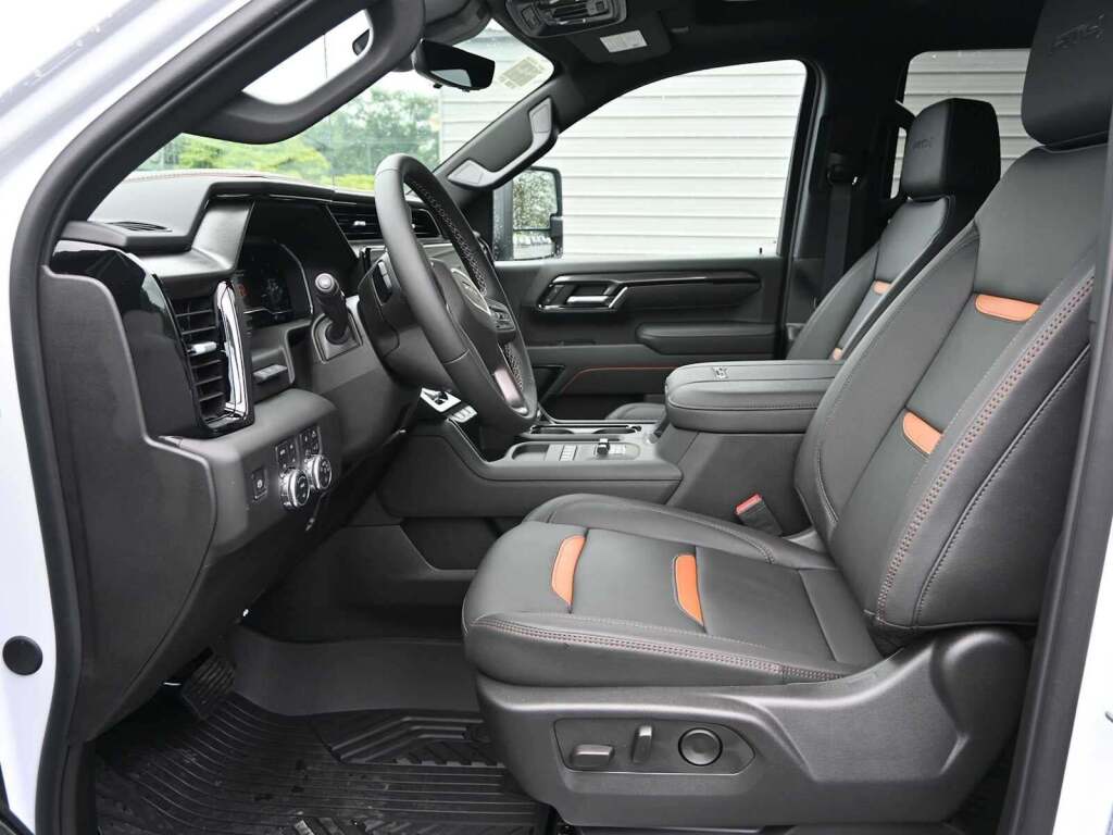 2025 GMC Sierra 2500HD AT4