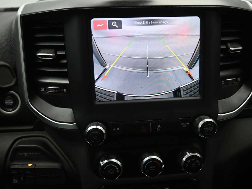 2024 Ram 3500 Big Horn Crew Cab 4x4 8' Box