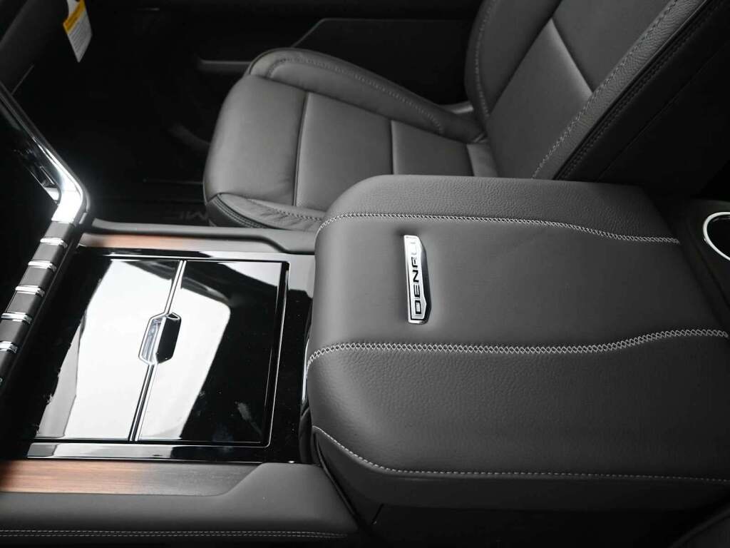 2026 GMC Yukon 4WD Denali
