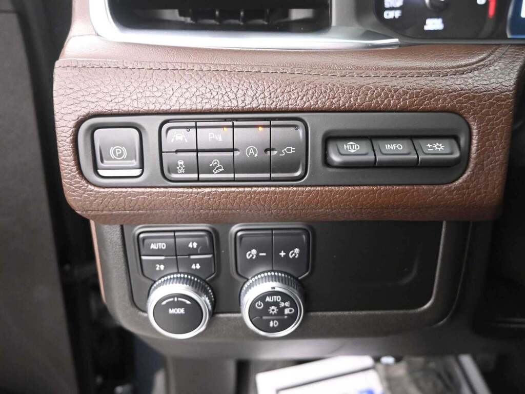 2021 GMC Yukon 4WD Denali