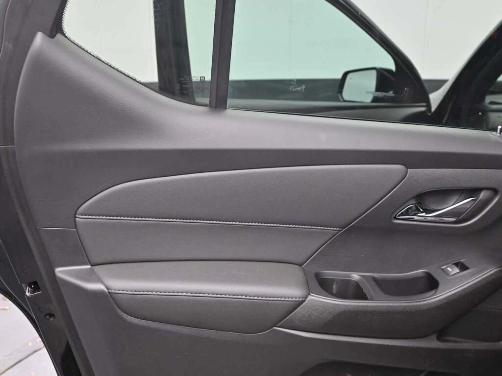 2023 Chevrolet Traverse FWD LT Cloth