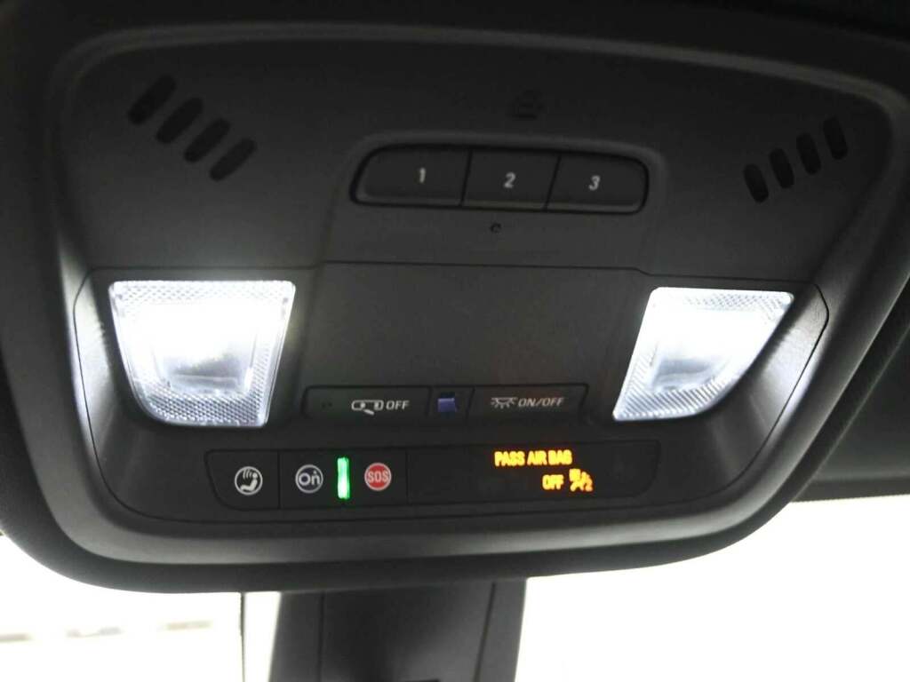 2023 Chevrolet Traverse AWD LT Cloth