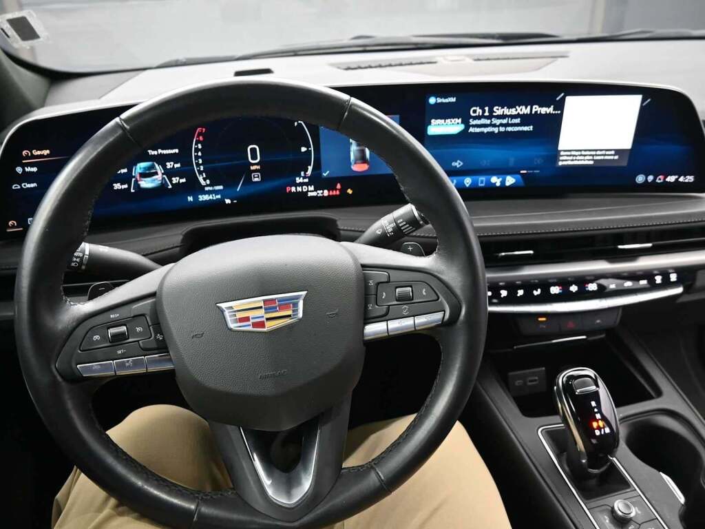 2024 Cadillac XT4 AWD Premium Luxury
