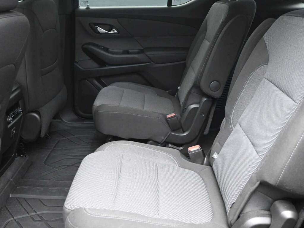 2023 Chevrolet Traverse FWD LT Cloth
