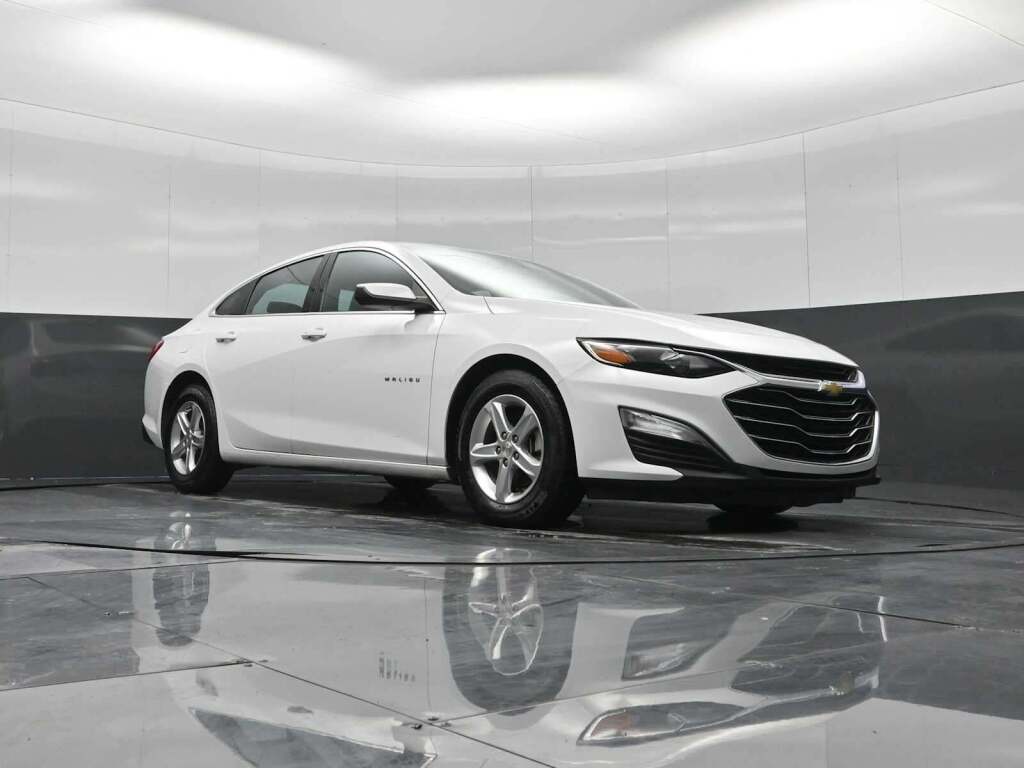 2022 Chevrolet Malibu FWD 1FL