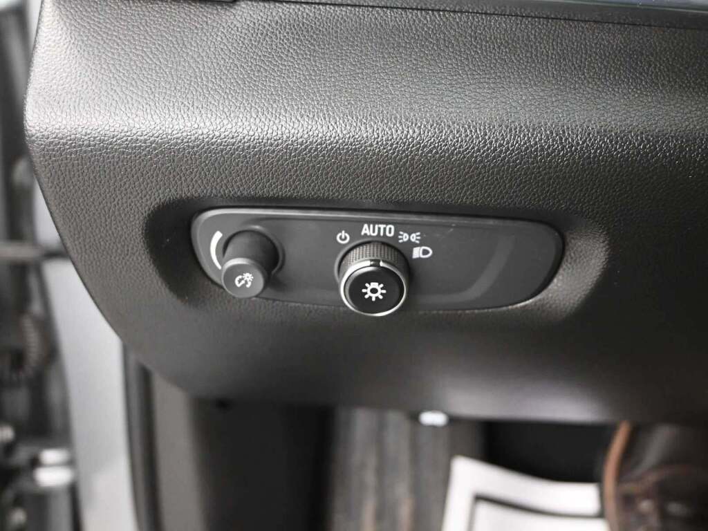 2023 Chevrolet Traverse AWD LT Cloth