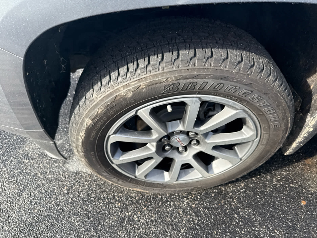 2022 GMC Canyon 4WD Crew Cab Short Box Denali