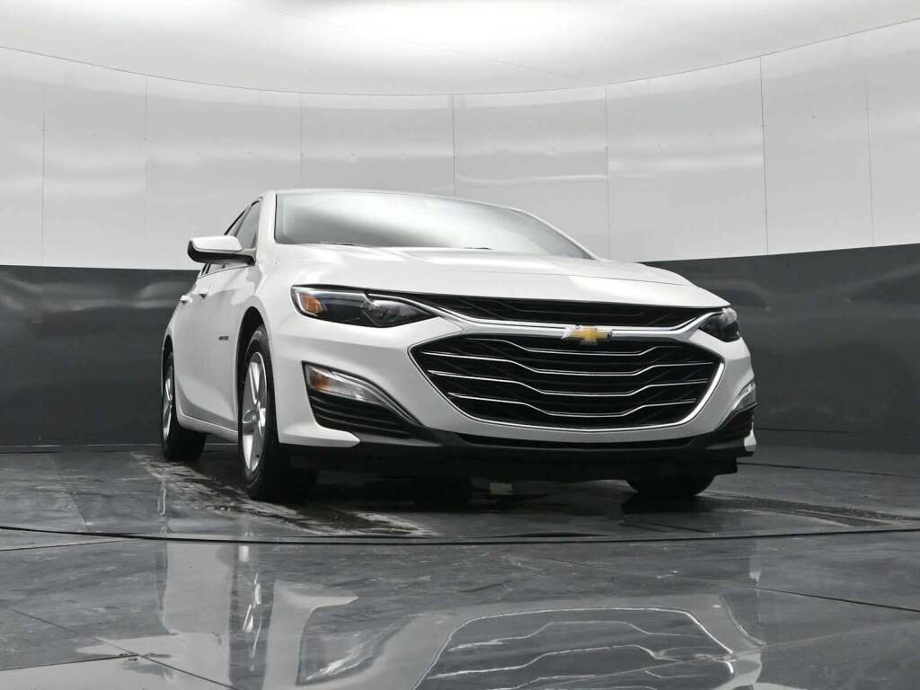 2022 Chevrolet Malibu FWD 1FL