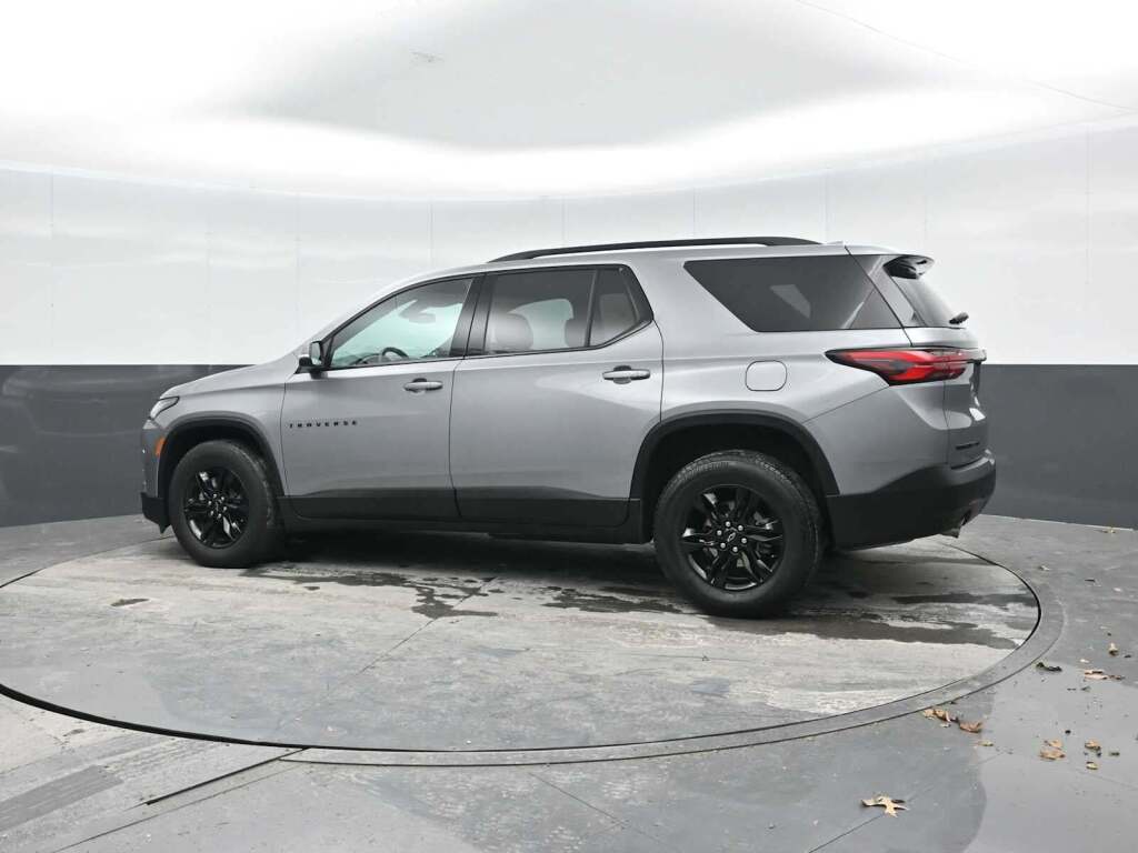 2023 Chevrolet Traverse AWD LT Cloth