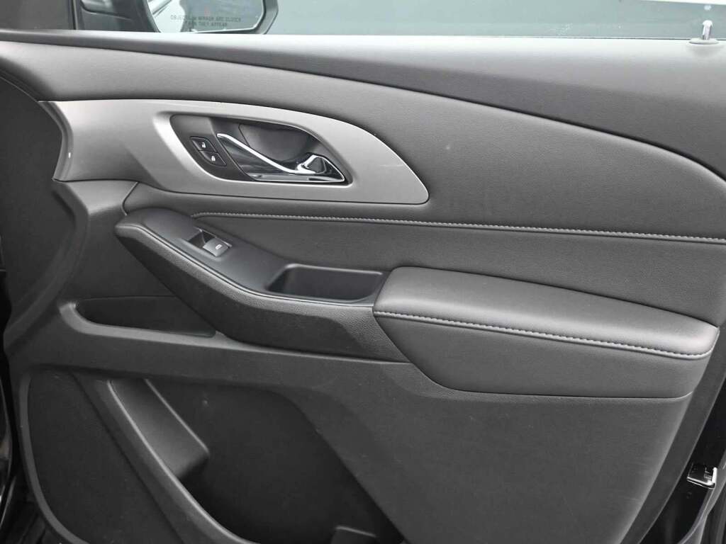 2023 Chevrolet Traverse FWD LT Cloth