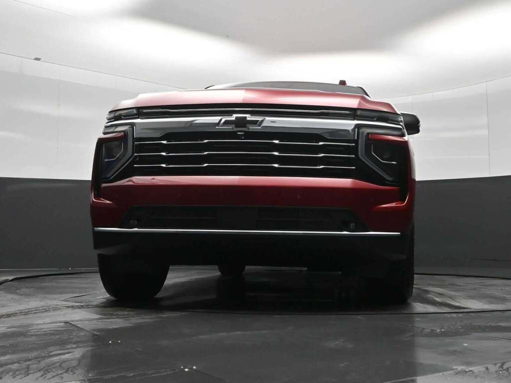 2026 Chevrolet Suburban LT, 4WD