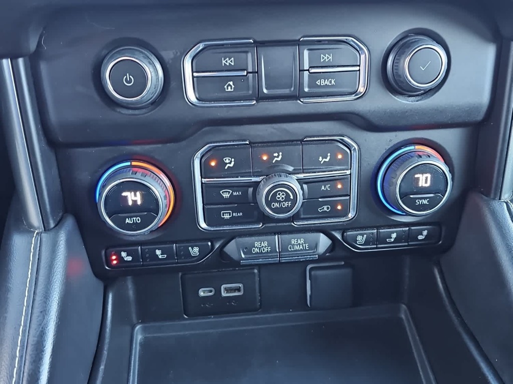 2023 Chevrolet Suburban 4WD Premier