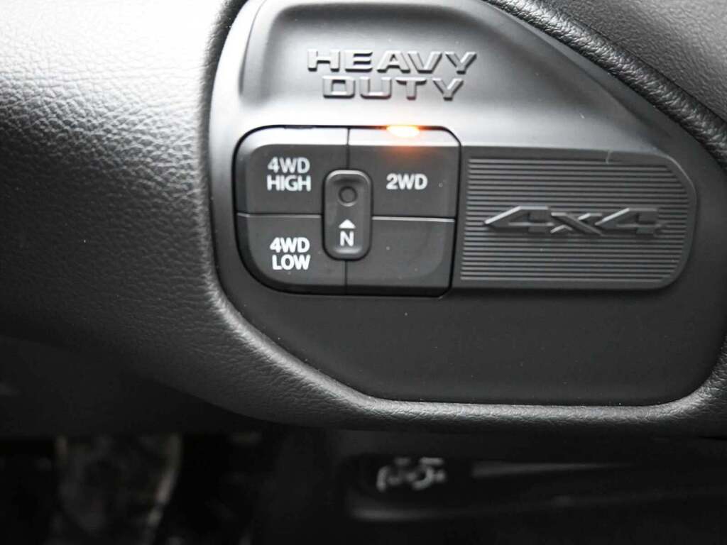 2024 Ram 3500 Big Horn Crew Cab 4x4 8' Box