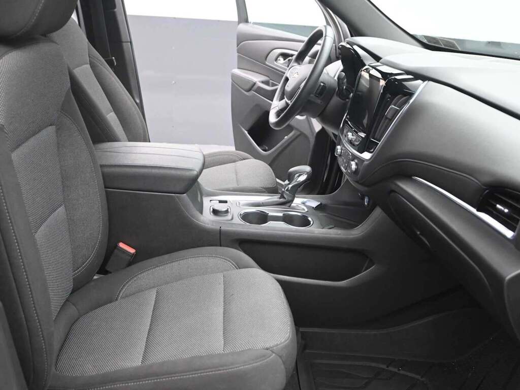 2023 Chevrolet Traverse FWD LT Cloth