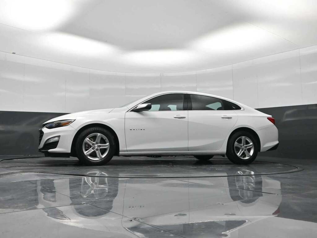 2022 Chevrolet Malibu FWD 1FL