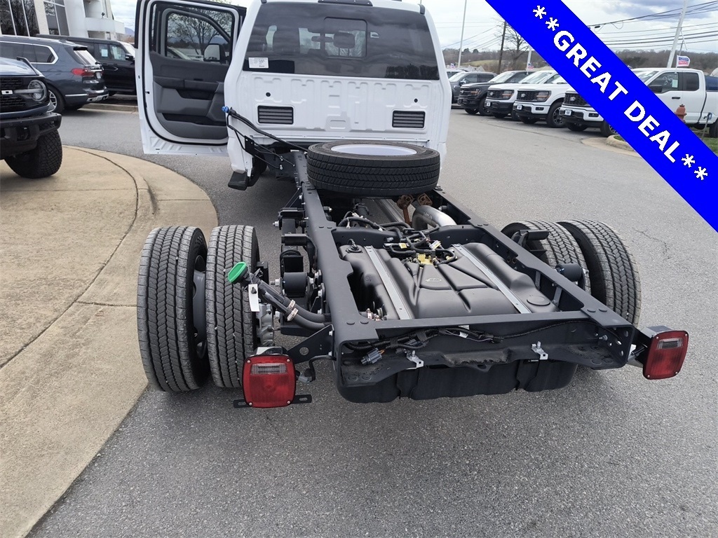 2024 Ford F-450 Chassis XL
