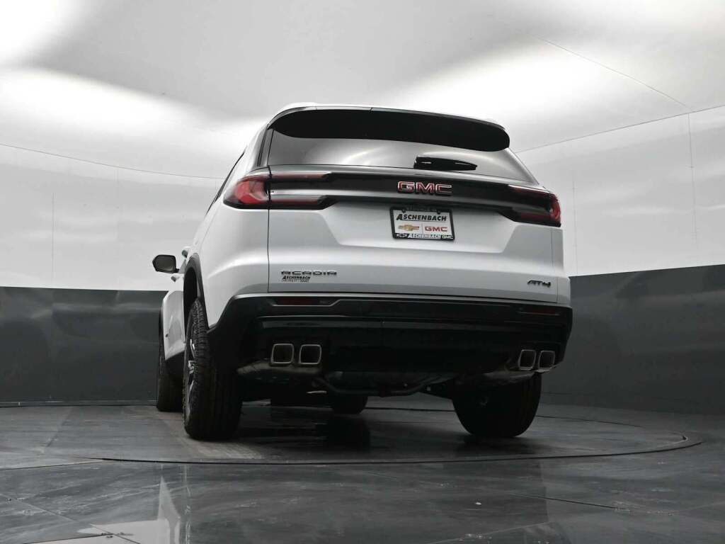 2026 GMC Acadia AT4 AWD