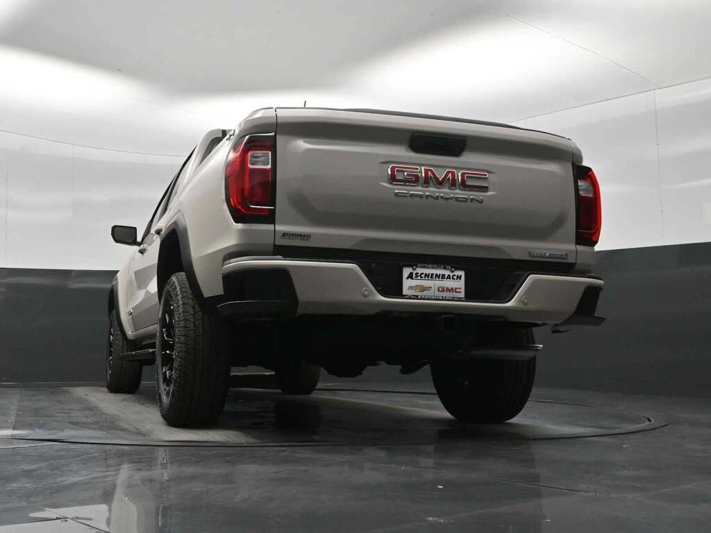 2026 GMC Canyon Elevation, 4WD