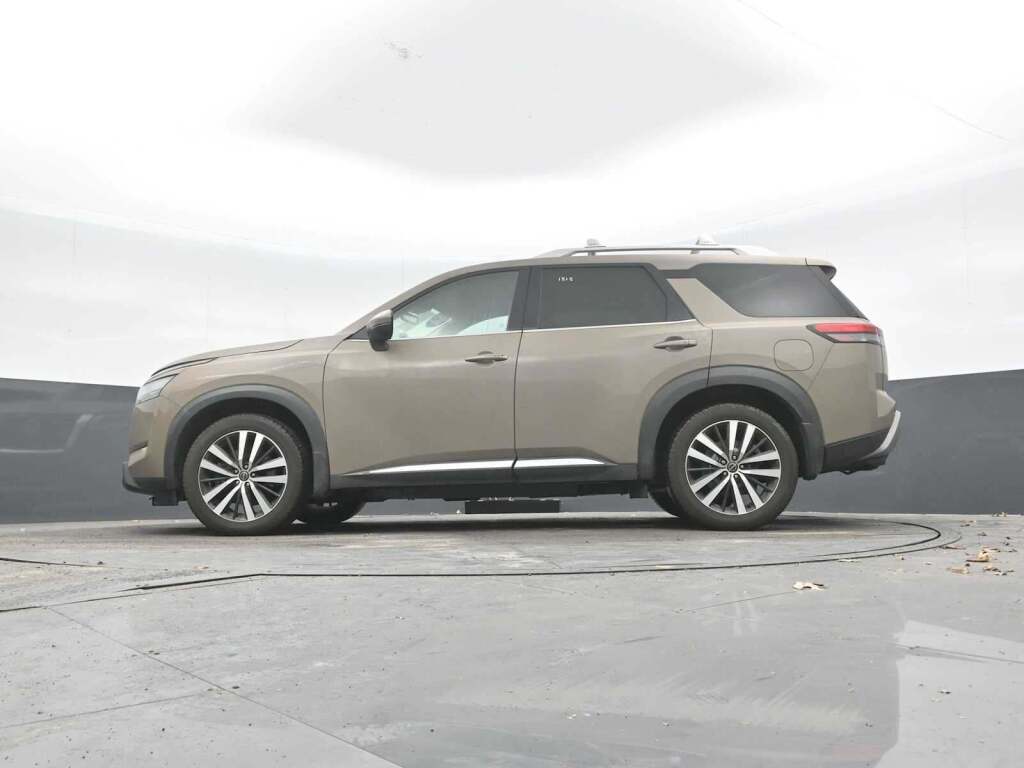 2023 Nissan Pathfinder Platinum 4WD