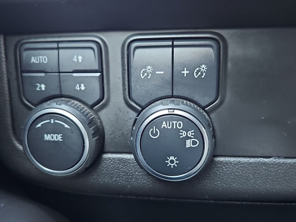 2023 Chevrolet Suburban 4WD Premier