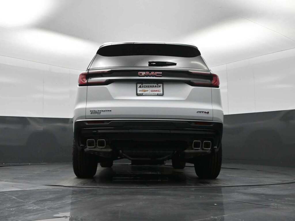 2026 GMC Acadia AT4 AWD
