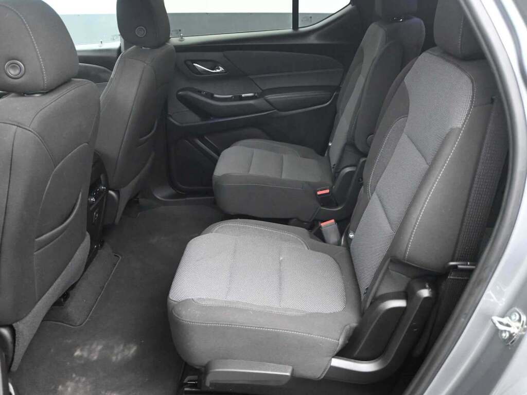2023 Chevrolet Traverse AWD LT Cloth