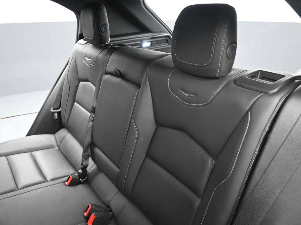 2024 Cadillac XT4 AWD Premium Luxury