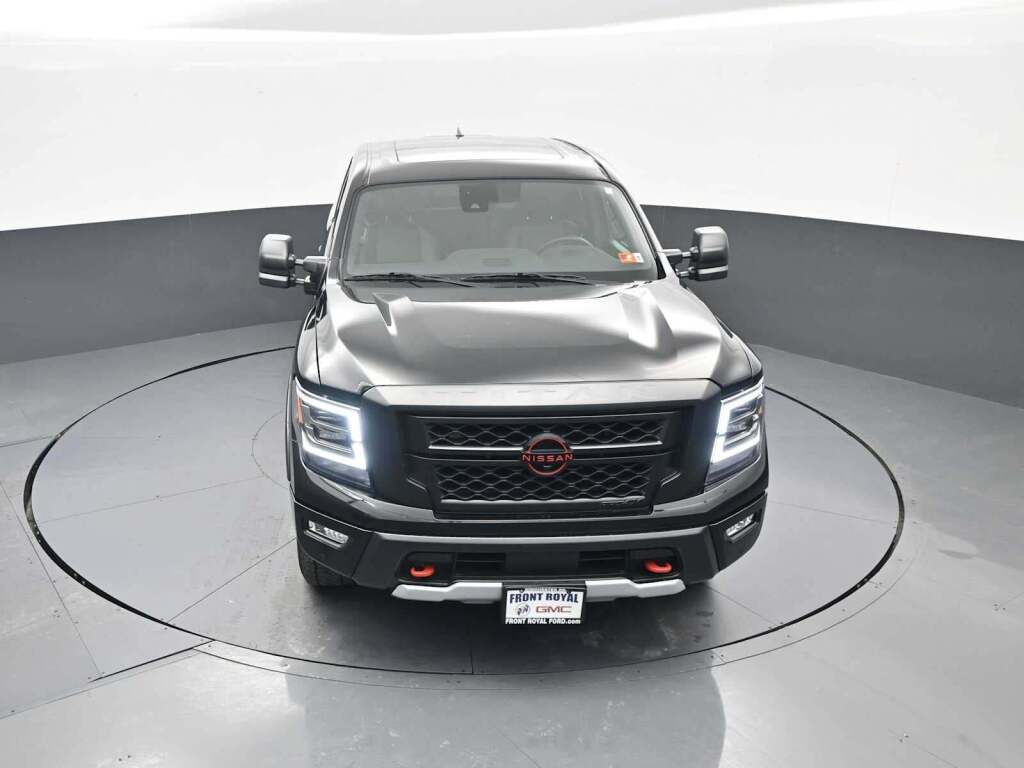 2024 Nissan TITAN Crew Cab PRO-4X 4x4