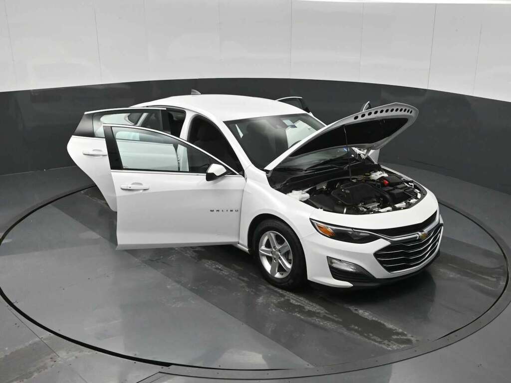 2022 Chevrolet Malibu FWD 1FL