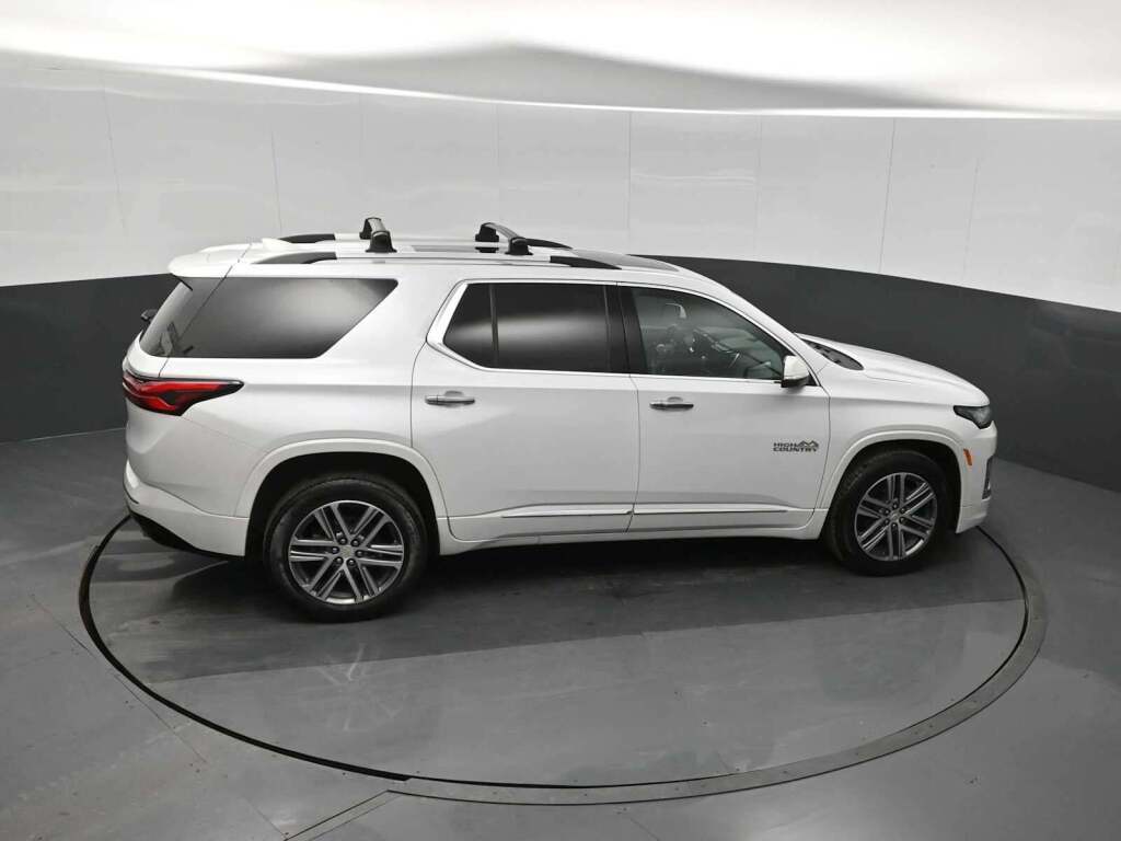 2023 Chevrolet Traverse AWD High Country