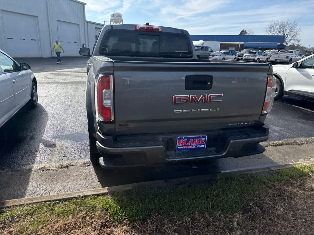 2022 GMC Canyon 4WD Crew Cab Short Box Denali