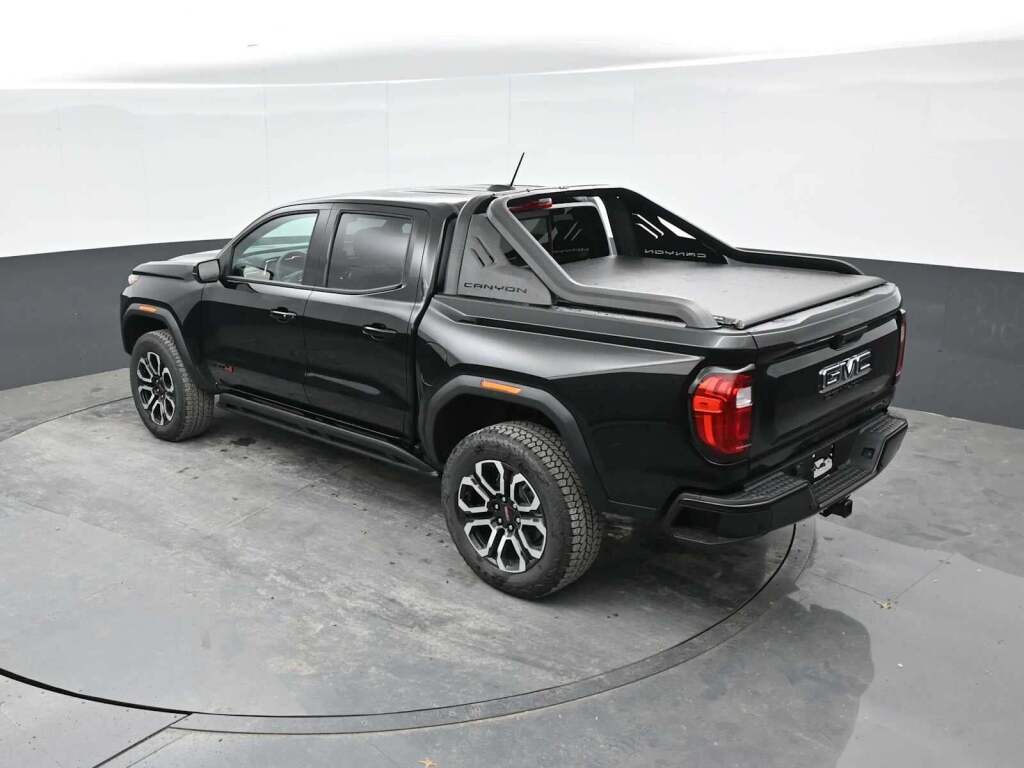 2025 GMC Canyon 4WD AT4