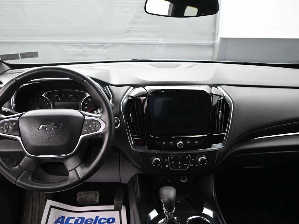 2023 Chevrolet Traverse AWD LT Cloth