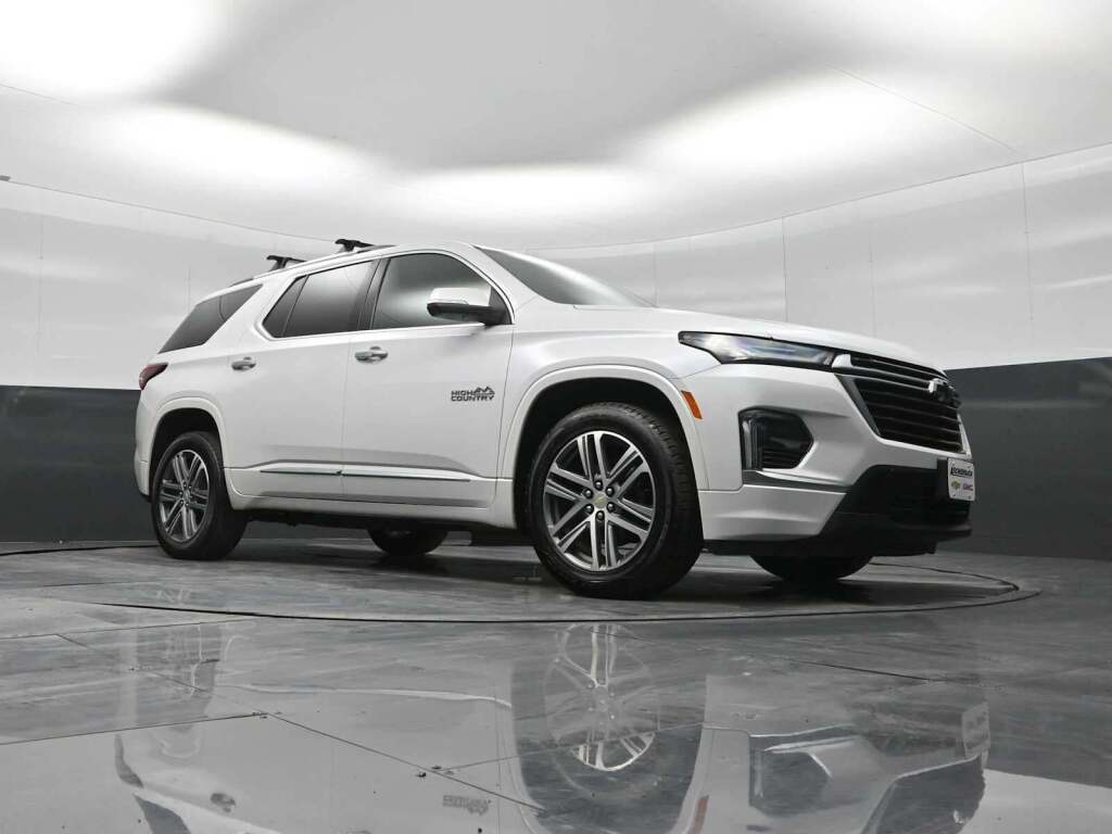 2023 Chevrolet Traverse AWD High Country