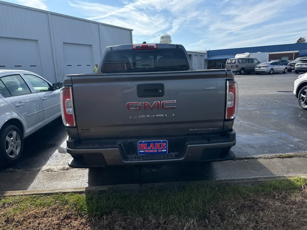2022 GMC Canyon 4WD Crew Cab Short Box Denali