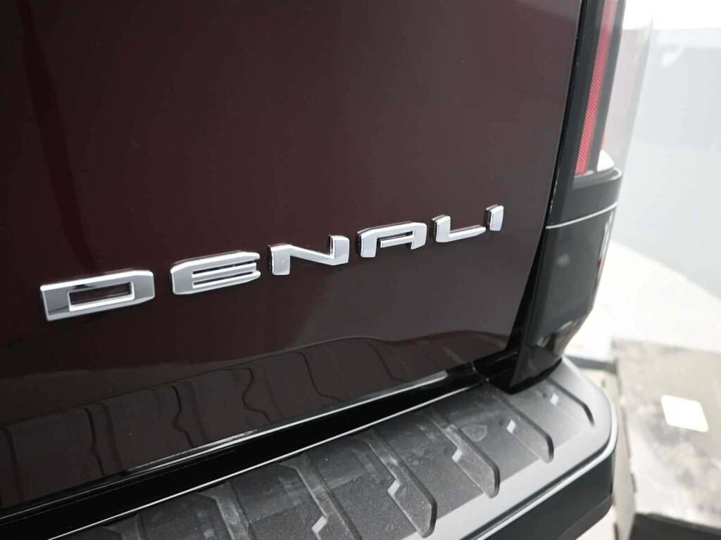 2025 GMC Sierra EV Denali