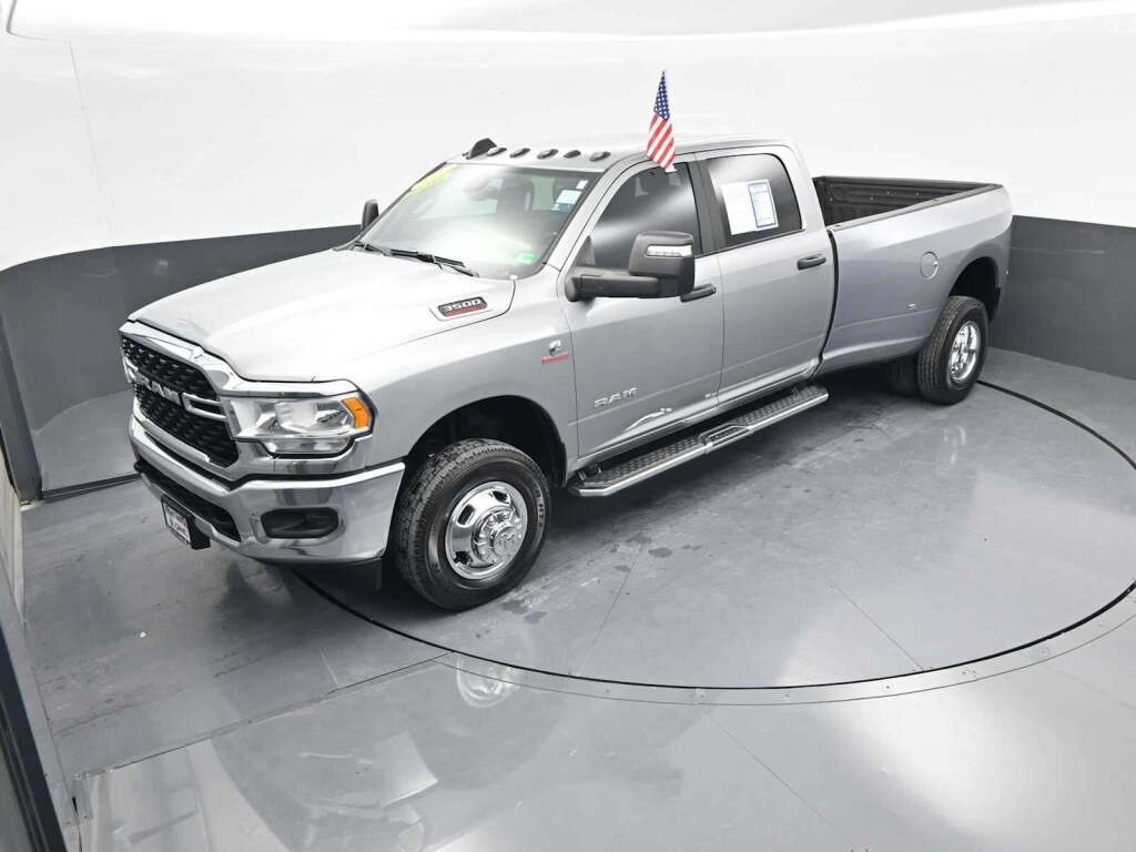 2024 Ram 3500 Big Horn Crew Cab 4x4 8' Box