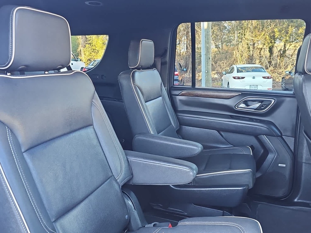 2023 Chevrolet Suburban 4WD Premier