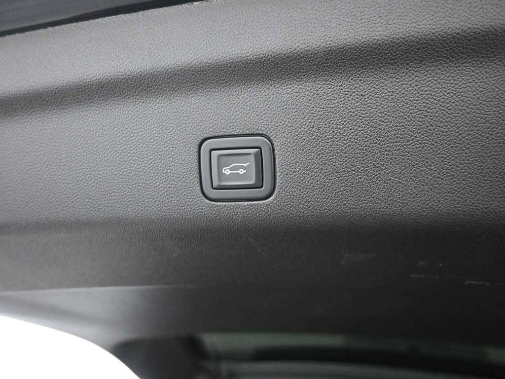 2021 GMC Yukon 4WD Denali