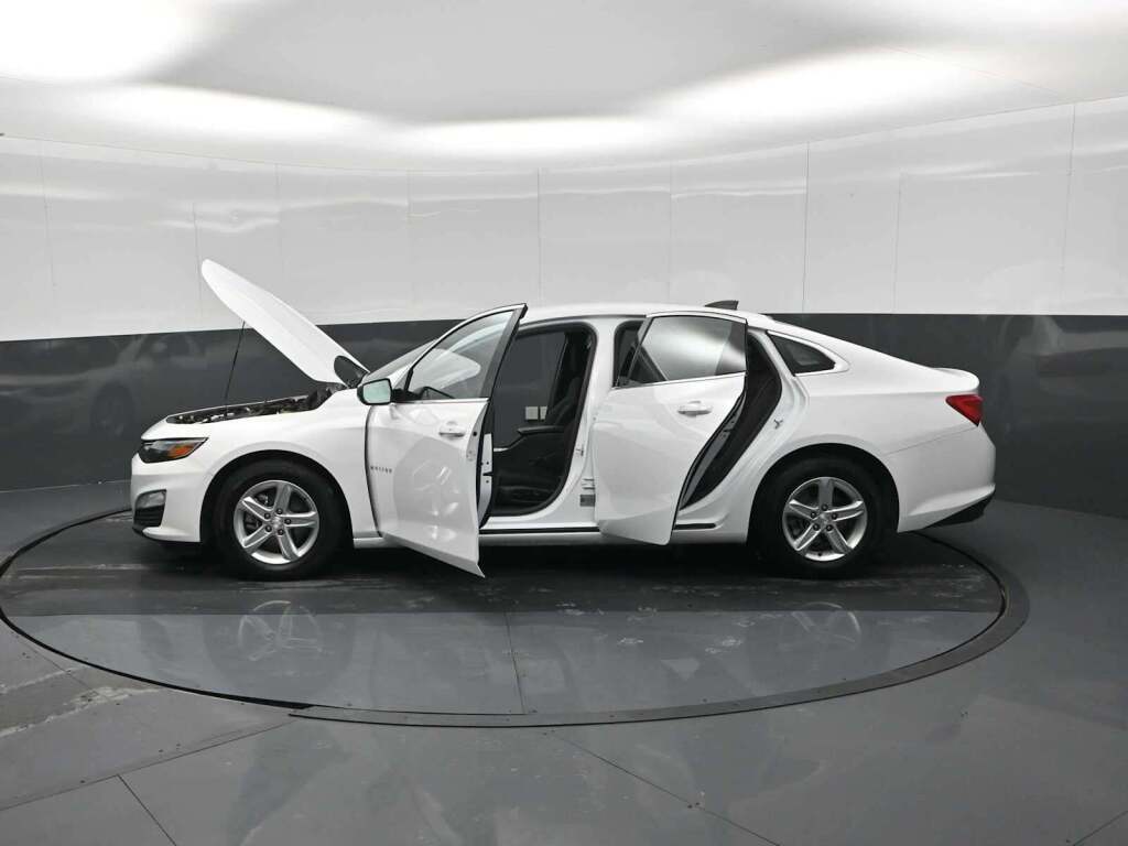 2022 Chevrolet Malibu FWD 1FL